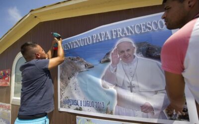 Migrazioni. Il Papa: le stragi in mare, vergogna di una società che non sa più piangere.